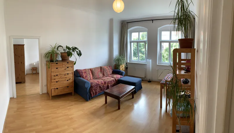 2-Zimmer-Altbauwohnung, Vollmöbliert, Balkon, Ruhige Lage, Sonnig, Vermietung für 9–12 Monate — photo 1